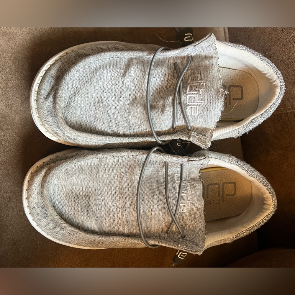 Hey Dude men’s size 7- women’s 9